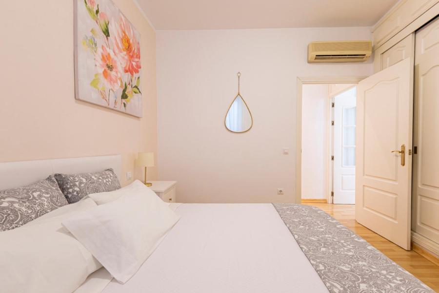Homefeel Museo Seville Ngoại thất bức ảnh
